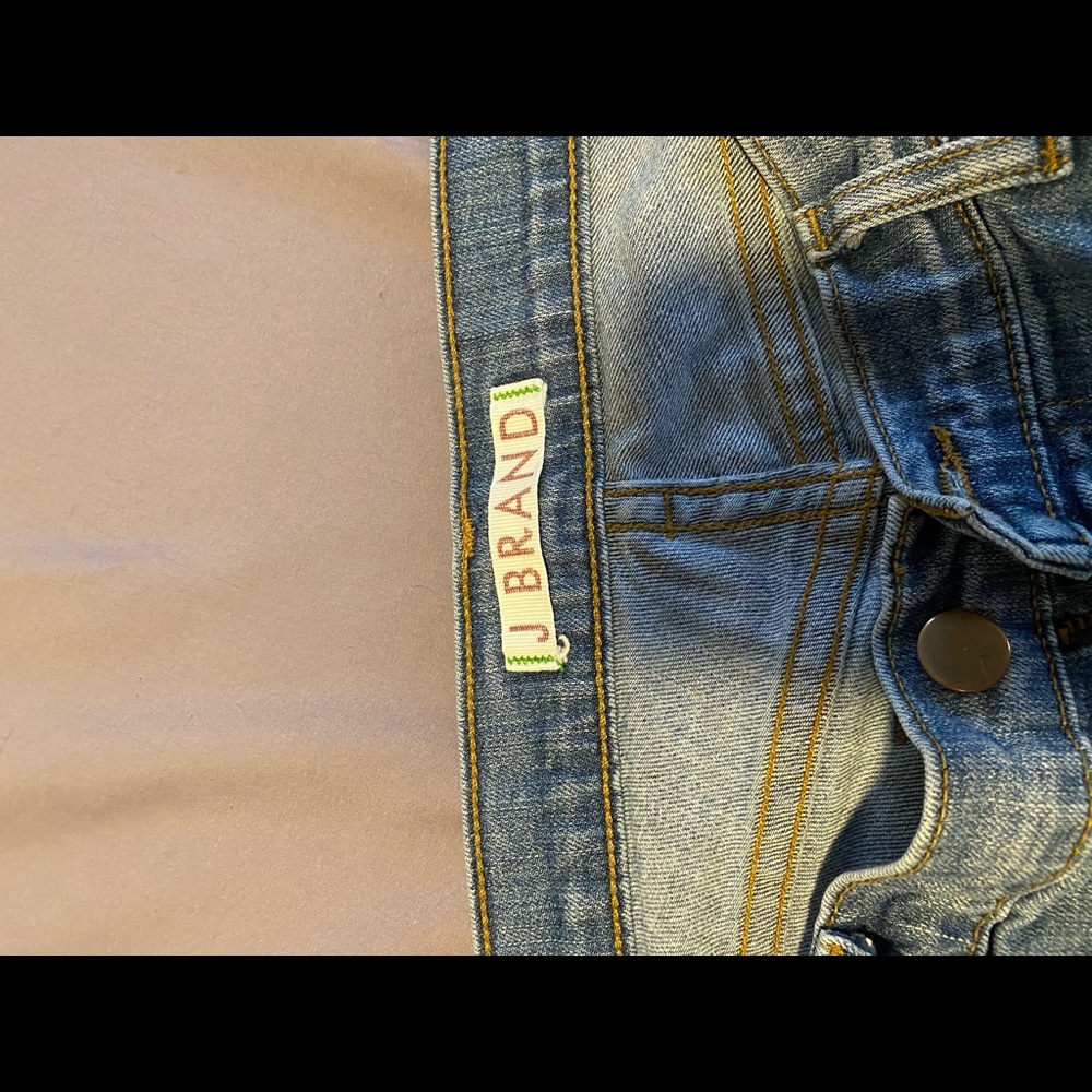 J.Brand Aoki destroyed Boyfriend Jean in Tulum. - Picture 6 of 9